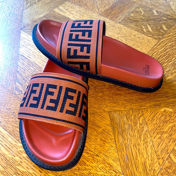 Brand new sandals - Picture 3 of 3